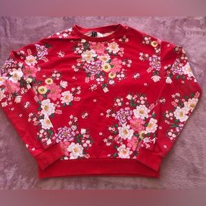 H&M DIVIDED Size Small ❤️ Red Floral Lightweight Long Sleeve Crewneck Top ❤️